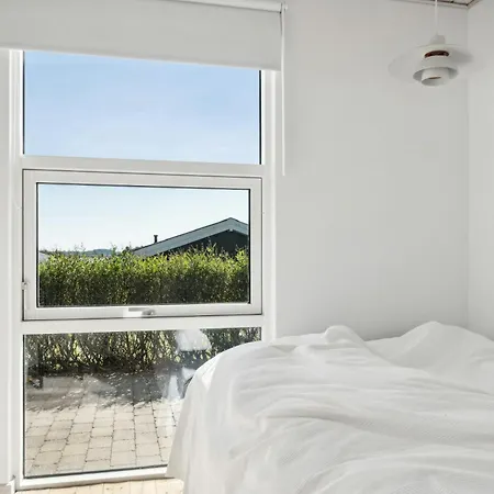 Vakantiehuis Cozy By Limfjord With Bathing Jetty Snedsted
