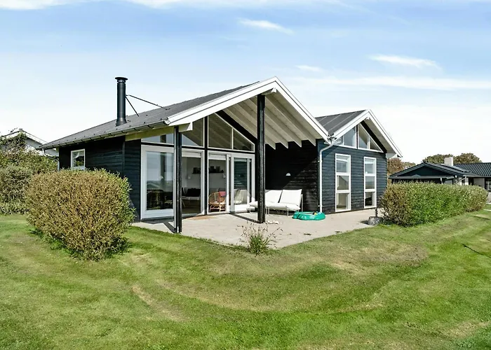 Vakantiehuis Cozy By Limfjord With Bathing Jetty *