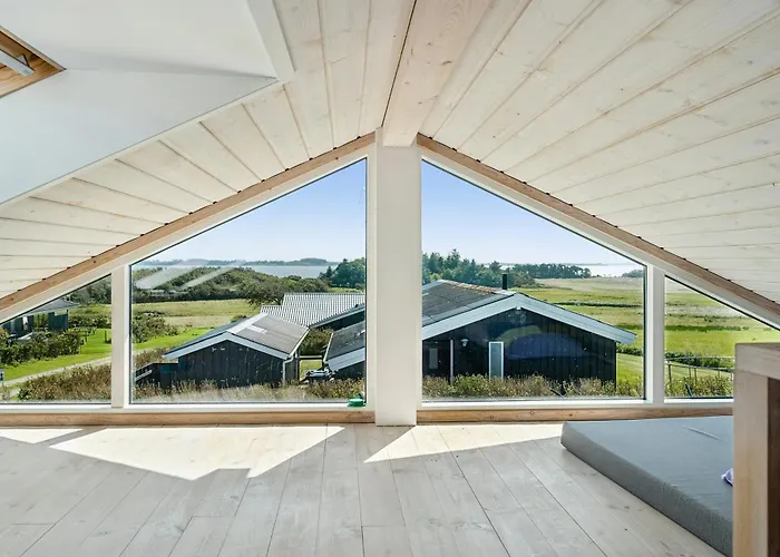 Cozy By Limfjord With Bathing Jetty Vakantiehuis Snedsted