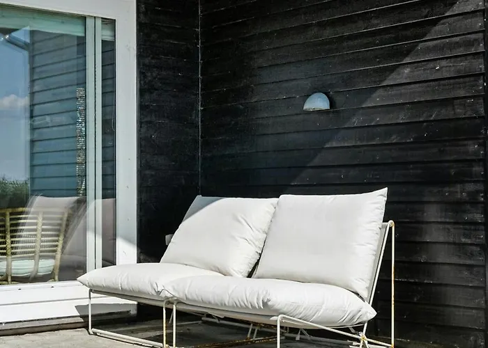 Vakantiehuis Cozy By Limfjord With Bathing Jetty Snedsted